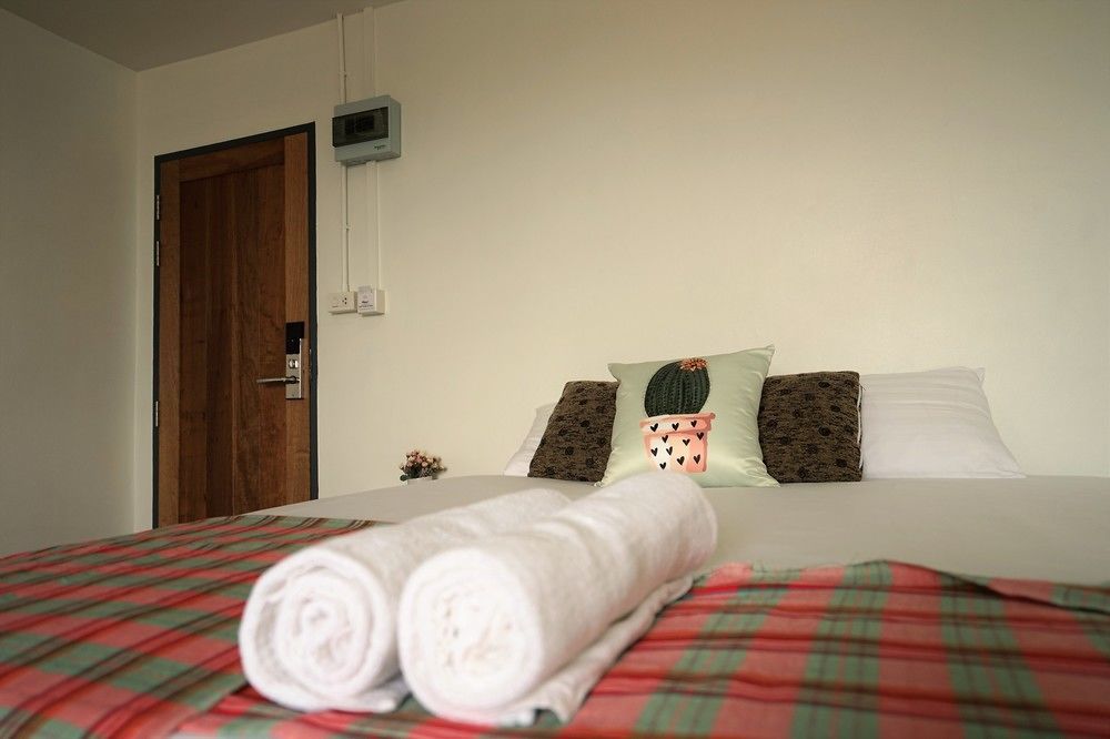 T Hostel @ Rama4 Bangkok Extérieur photo