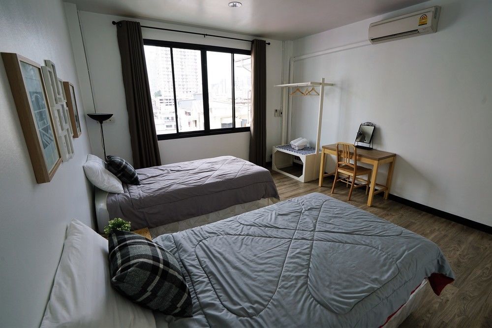 T Hostel @ Rama4 Bangkok Extérieur photo