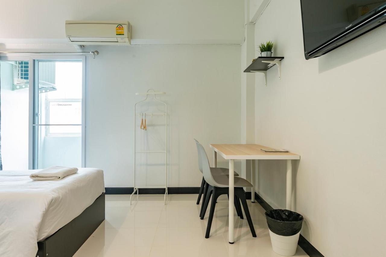 T Hostel @ Rama4 Bangkok Extérieur photo